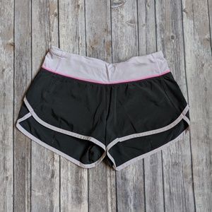 LULU LEMON SPEED UP SHORT 2.5"
